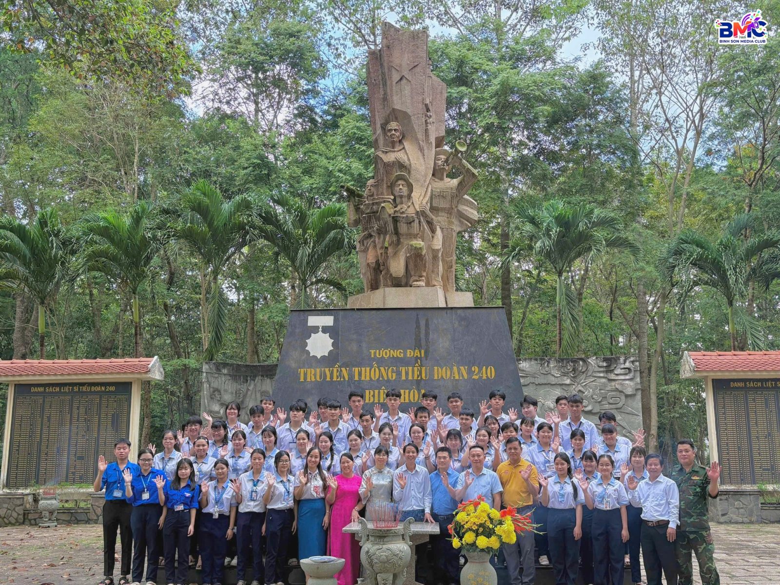 Hành trình về nguồn của học sinh Trường THPT Bình Sơn