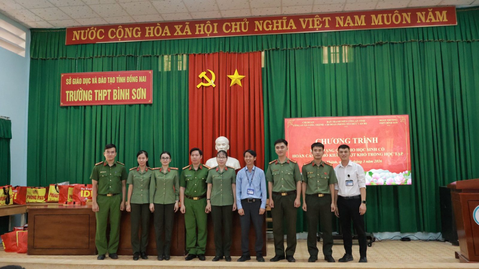 Định hướng nghề nghiệp tương lai chương trình tư vấn tuyển sinh Công an Nhân dân tại Trường THPT Bình Sơn